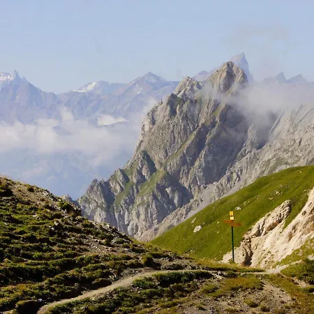 Апартаменти Lauzieres 616 By Interhome